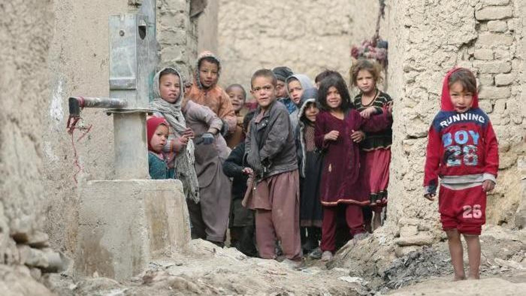 Afganistan: Hak ihlalleri, istismar ve insani kriz ortamında çocukların yaşam koşulları giderek zorlaşıyor