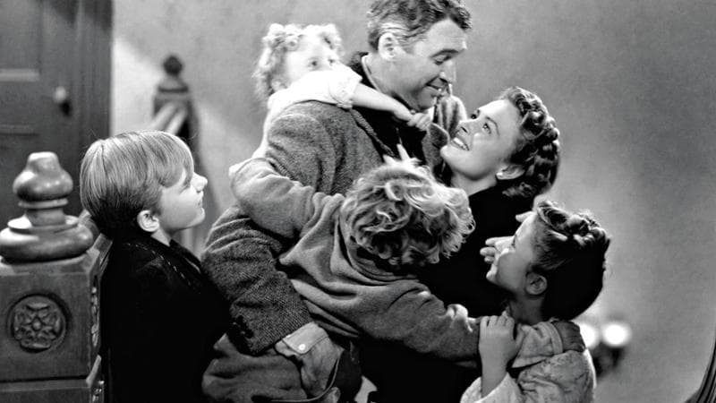 James Stewart&nbsp;e Donna Reed nel film&nbsp;'La vita&nbsp;&egrave; meravigliosa', del&nbsp;1946
