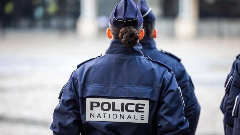 Francia, 5 cadaveri in un appartamento: “Sono di una donna e dei suoi quattro figli piccoli”. Fermato il padre in fuga