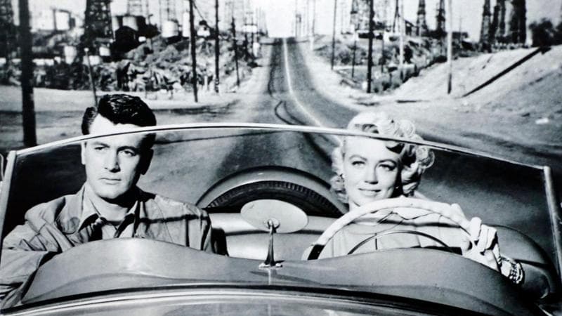 Rock Hudson e Dorothy Malone sono Mitch e Marylee nel film &nbsp;Come le foglie al vento di Douglas Sirk, del 1957
