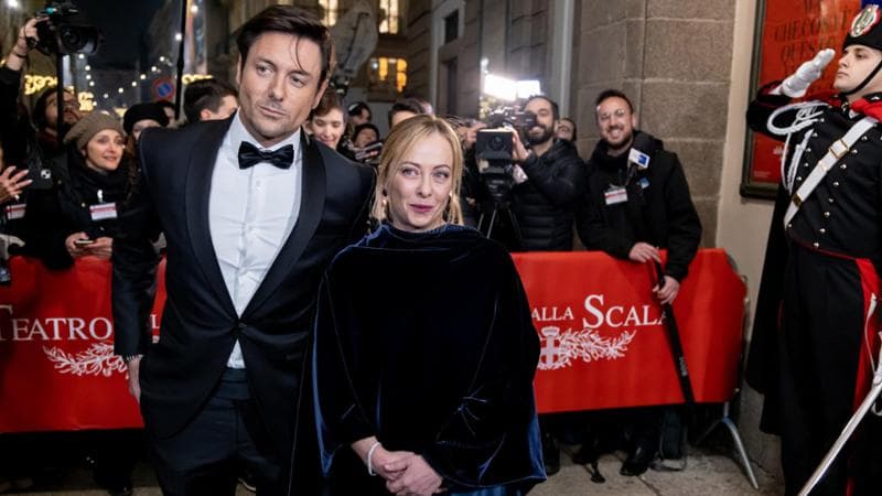 Il Natale milanese dagli ex suoceri, le visite a Palazzo Chigi, le case vicine. Quei ‘buoni rapporti’ tra Meloni e Giambruno mantenuti per la figlia
