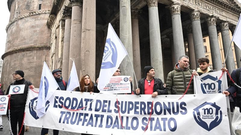 Superbonus, lavori a rischio per 13 miliardi. Sanatoria per il 2023. Ma ci sarà una valanga di cause