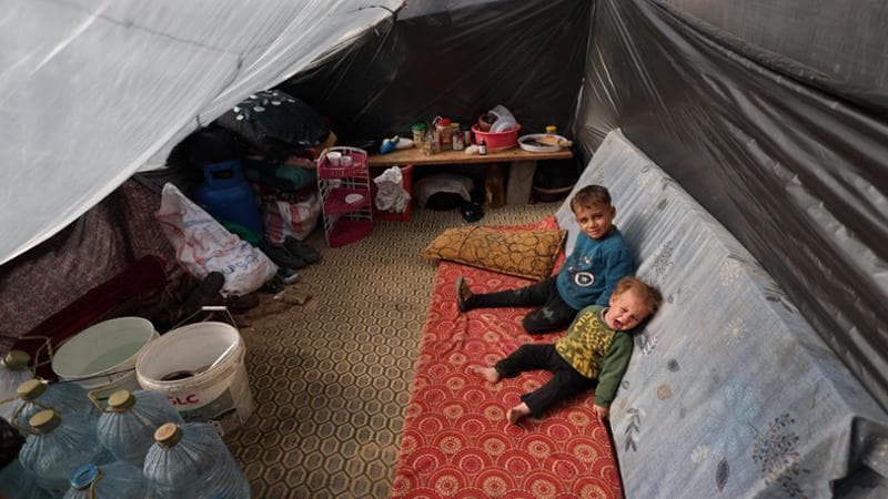 Raid israeliani e assalti palestinesi: a Gaza gli aiuti umanitari inaccessibili anche ai banchi del mercato nero