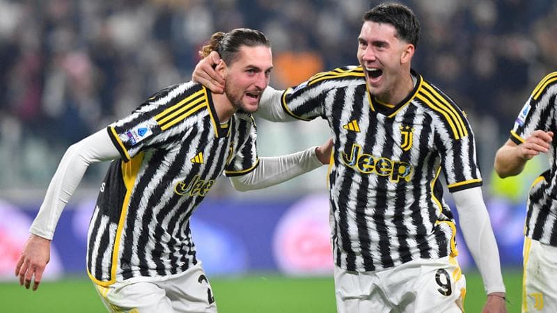 Vlahovic esulta con Rabiot
