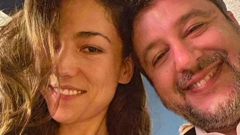 Matteo Salvini con Francesca Verdini nella foto pubblicata sui social
