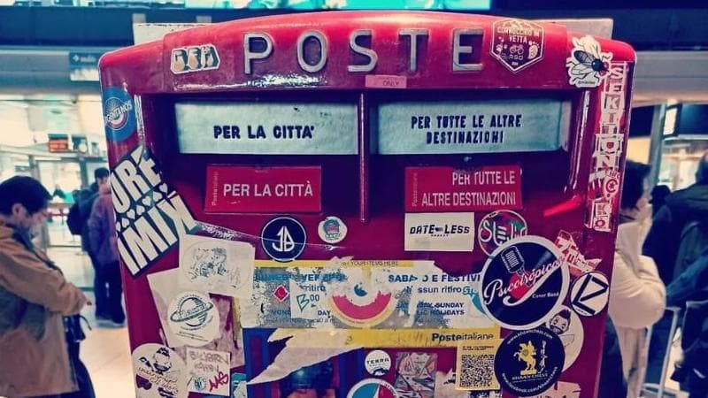 Lettera smarrita o pacco danneggiato, il Garante fissa nuove regole su diritti e risarcimenti