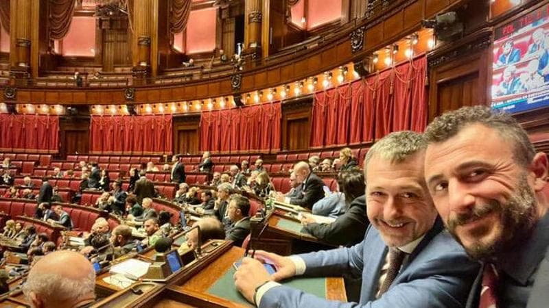 “Pozzolo ha girato armato anche a Montecitorio?”. La lettera del Pd al presidente della Camera Fontana