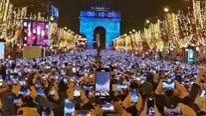 A Capodanno sugli Champs-Élysées la nostra vita in diretta streaming