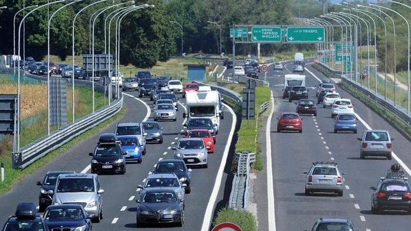Dai bollette alle assicurazioni, i nuovi aumenti nel 2024