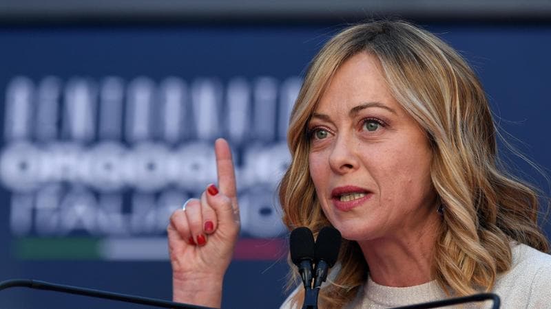 Caso Pozzolo, le opposizioni incalzano la premier. Il deputato verso l’autosospensione