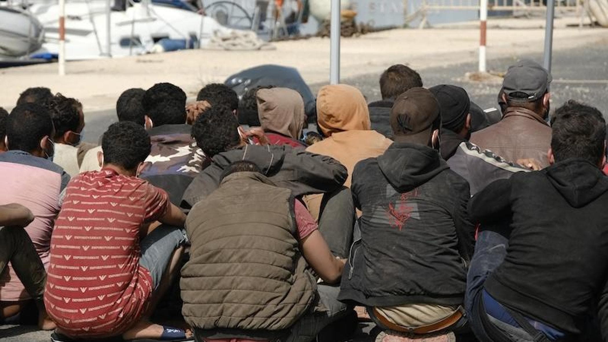 Refakatsiz çocuklar: Sicilya'daki Rosolini merkezindeki kötü durum, burada barındırılan 180 yabancı çocuğun transferini zorunlu kılıyor