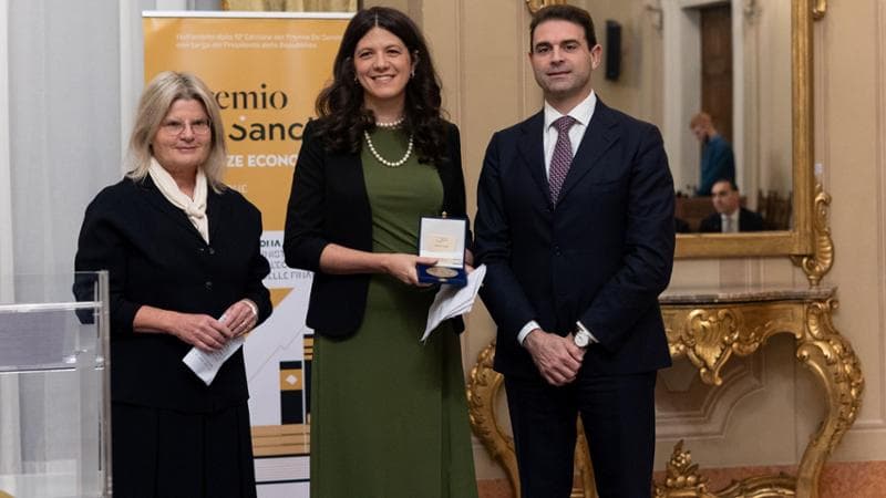 Al centro l'economista Alessandra Voena
