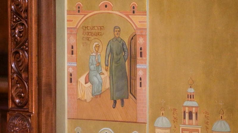 L’icona di Stalin con la Santa fa infuriare i georgiani: “Mosca ci vuole destabilizzare”