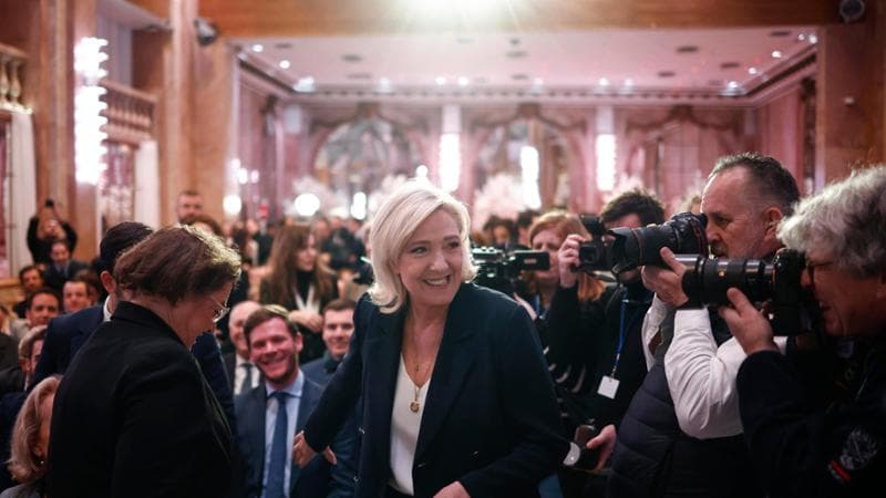 Le Pen stuzzica Meloni, prove di dialogo per le Europee: “Ora è lei che ci lancia segnali”