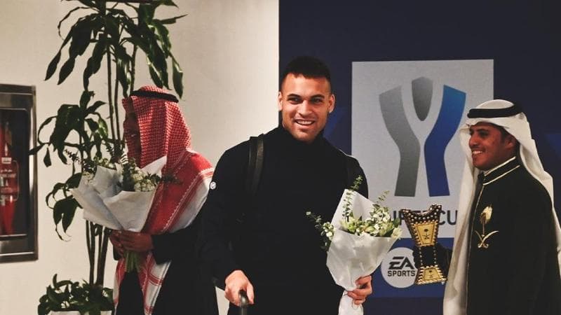 L'arrivo dell'Inter a Riad: nella foto Lautaro (foto Lega Serie A)
