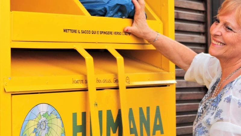 Abiti usati per salvare l’ambiente e finanziare i progetti di sviluppo nel mondo che raggiungono ogni anno 16 milioni di beneficiari