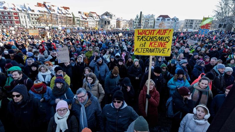 Manifestanti in piazza a Erfurt
