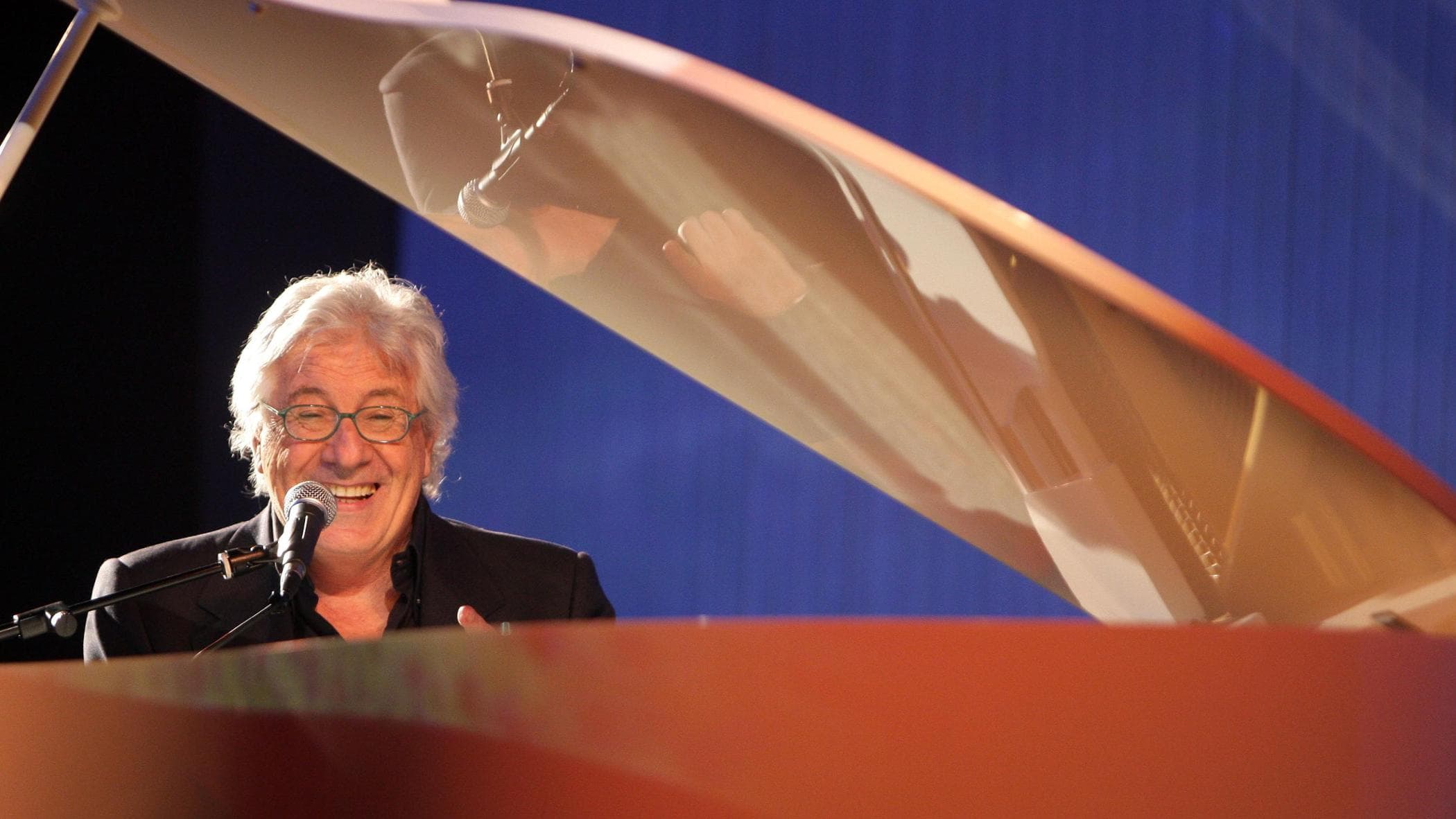 Peppino di Capri: “Ho fatto quindici Sanremo, in Persia suonai alla festa dello scià. Ma da mio padre mai un complimento”