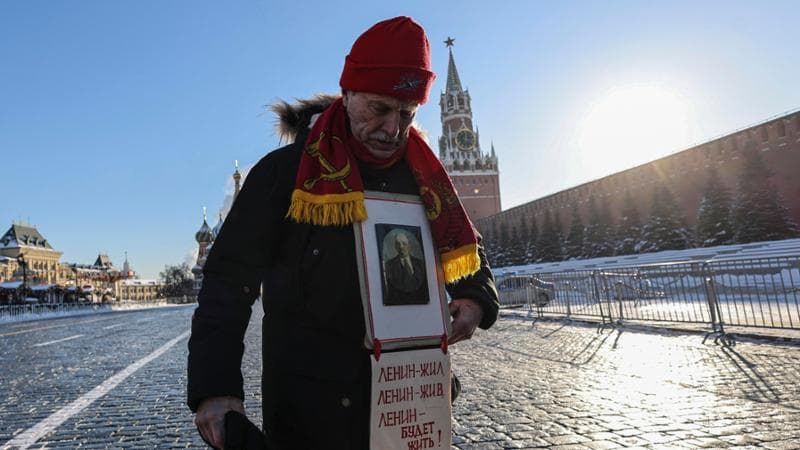 A cent’anni dalla morte soltanto i comunisti ricordano Lenin in Piazza Rossa