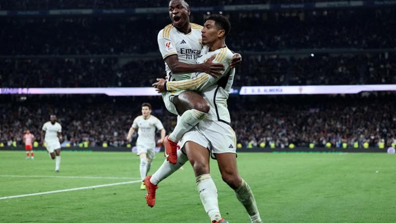 Bellingham e Vinicius esultano
