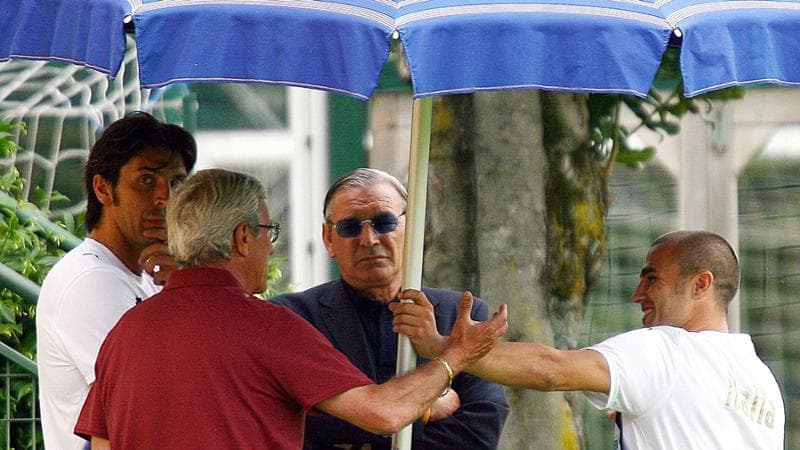 Gigi Riva nel ritiro della Nazionale prima del Mondiale del 2006
