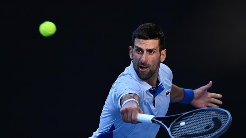 Australian Open, Djokovic primo semifinalista a Melbourne: aspetta il vincente di Sinner-Rublev