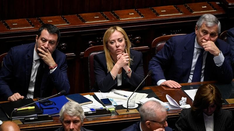 Ucraina, la Lega vuole cambiare strategia. Ecco l’ordine del giorno che chiede “un percorso diplomatico”. M5S lo sottoscrive e lo vota