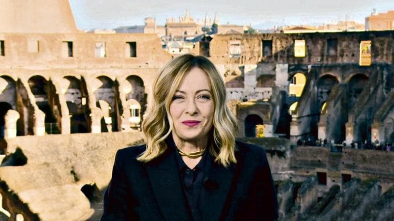 Veline, corvi, talpe. Così funziona la disinformazione di regime