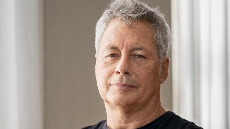 Alessandro Baricco: “Come sto? Ho passato l’estate in ospedale, facevo fatica a lavarmi i denti. Ma sono qui e combatto la paura con il desiderio”