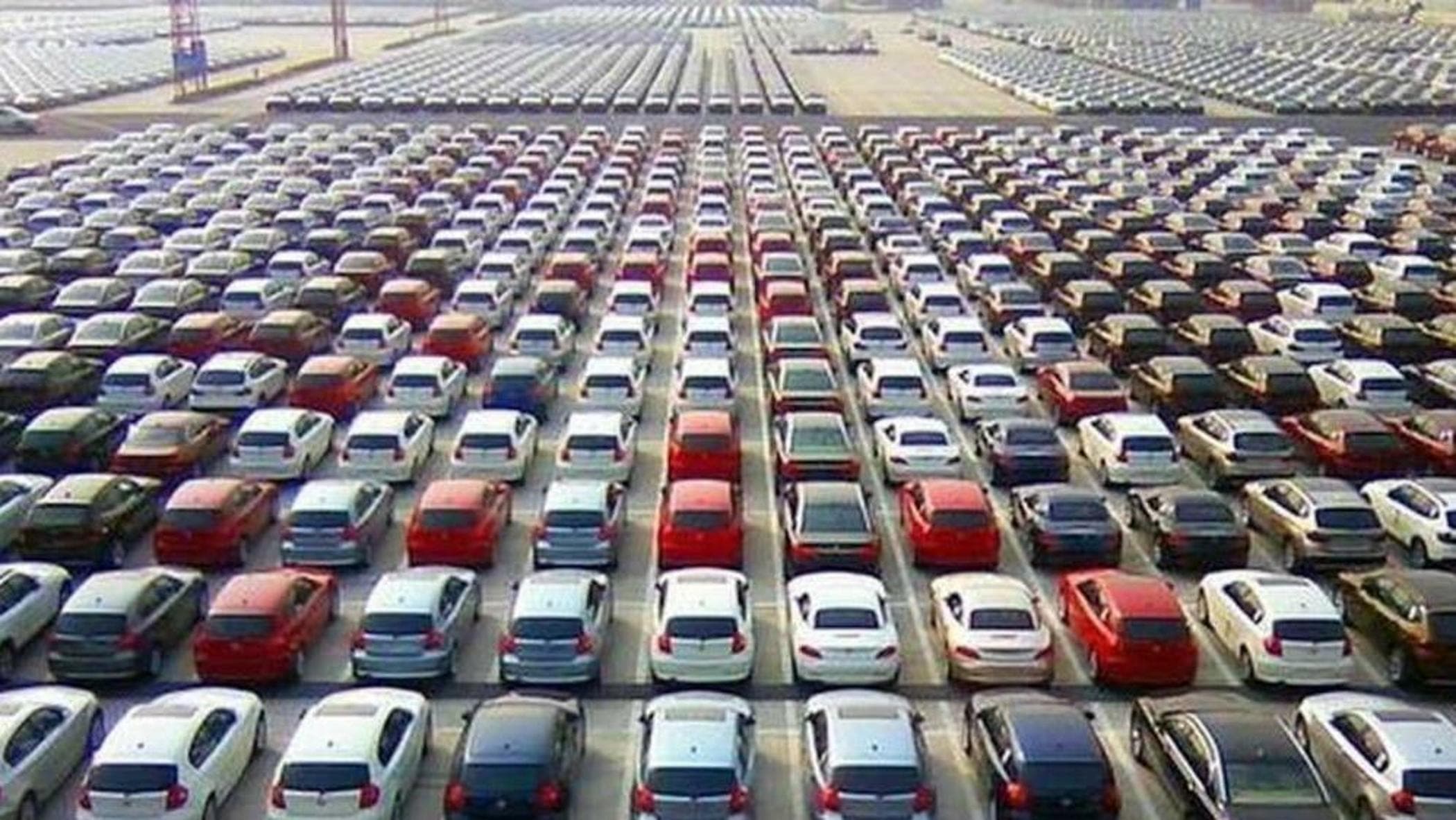 登録台数は増加していますが、電気自動車は減少しています。  1月に最も売れた車トップ10はこちら