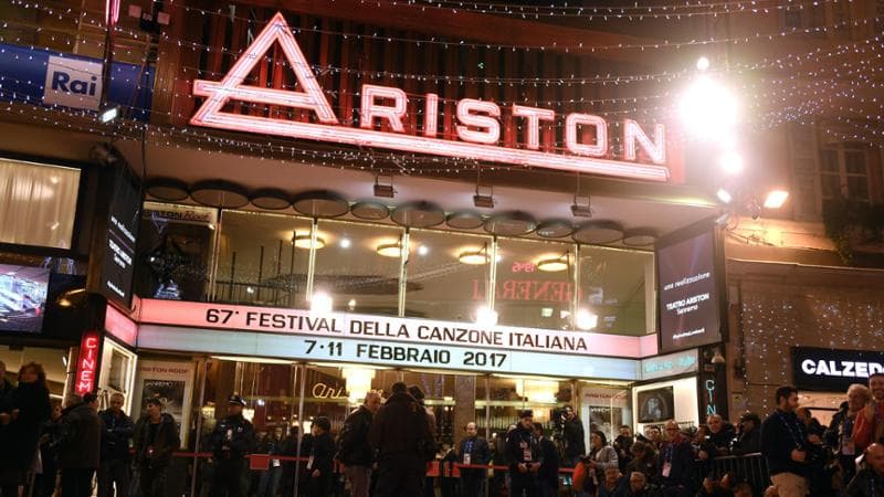 Il Teatro Ariston ospita il Festival dal 1977. Prima, la kermesse si svolgeva al Casinò di Sanremo. Quest’anno la manifestazione sarà trasmessa in diretta su Rai 1 dal 6 al 10 febbraio (Getty images)