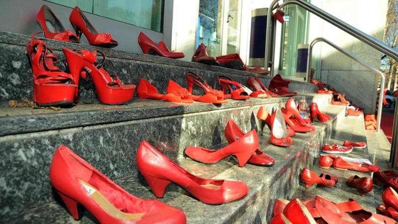 Sedici domande per il violenzametro: così poliziotti e carabinieri imparano ad ascoltare le donne