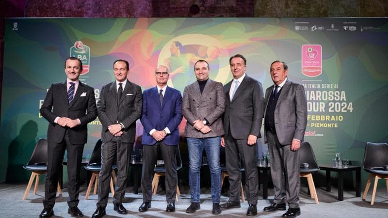Da sinistra a destra: Dario Gallina (Presidente Camera di Commercio di Torino), Alberto Cirio (Presidente Regione Piemonte), Umberto Gandini (Presidente LBA), Stefano Lo Russo (Sindaco di Torino), Pietro Diamantini (Direttore Business AV Trenitalia), Massimo Protani (Presidente LBF)