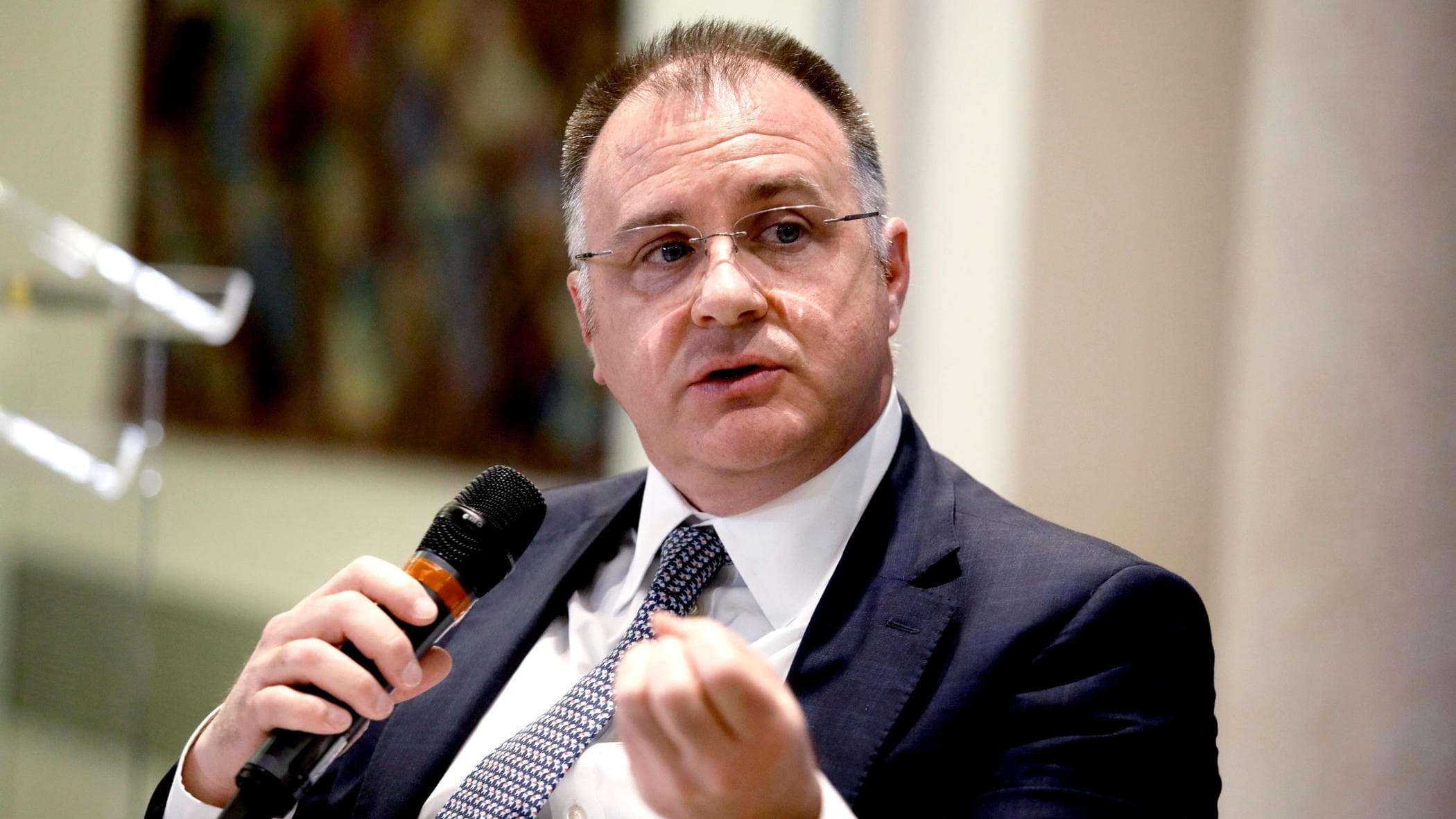 Confindustria'nın başkanlık yarışı. Federlengo, Orsini'ye yönelik suçlamalar: “Porsche'nin masrafları ortaklar tarafından ödendi”. O: “Hepsi yalan, dava açacağım”