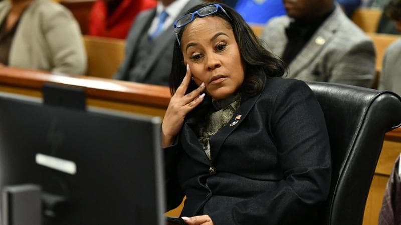 Ha incriminato Trump in Georgia, ora la procuratrice Willis ammette: “Ho una relazione con il collega che indagava sul caso”