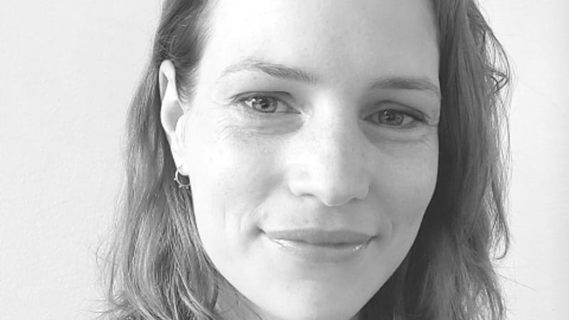 Jessica White: “Meloni si comporta come Orbán, mina la credibilità dei giornalisti per evitare domande e critiche”