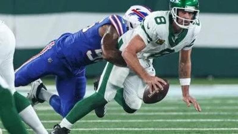 Jets che guaio: vincono ma Rodgers va ko, stagione (e carriera?) finita per il fuoriclasse dei qb
