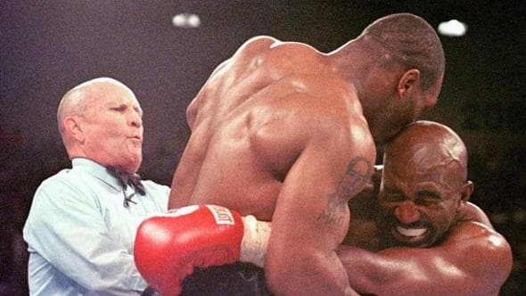 Addio a Mills Lane, l'arbitro del match in cui Tyson staccò l'orecchio a Holyfield era il terzo uomo