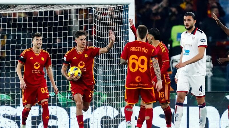 Dybala festeggia il gol su rigore