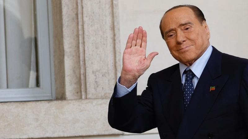 “Il mio cuore lo sa”, la nuova canzone di Andrea Vantini dedicata a Berlusconi: “Io escluso da Sanremo, Fascina l’ha sentita e si è commossa”