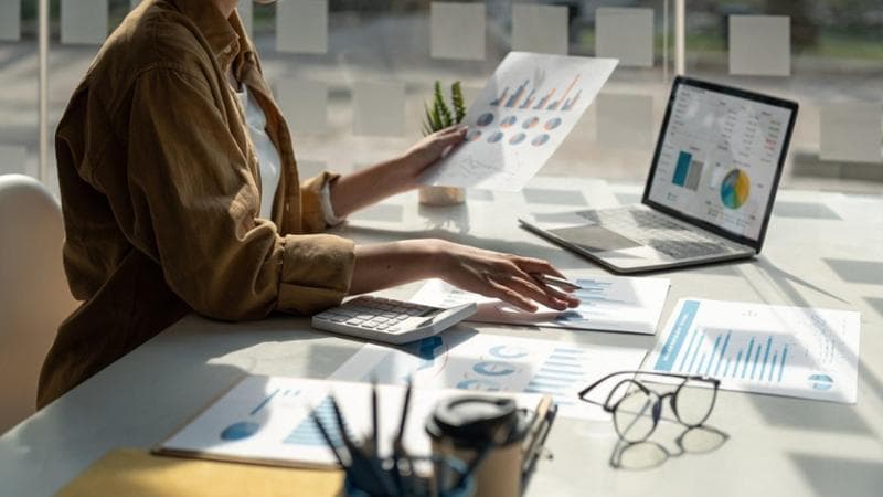 Tempi di attesa lunghi e poca semplificazione: le difficoltà delle aziende alle prese con il Pnrr