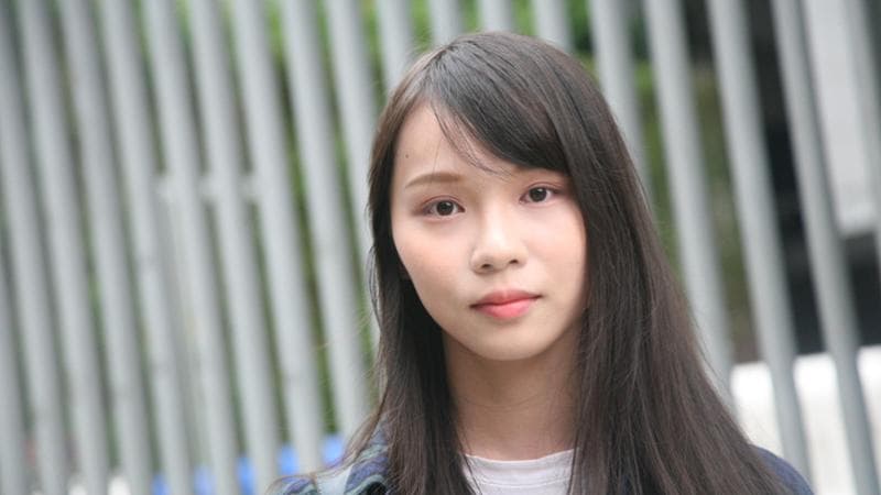 Hong Kong, caccia alla “dea della democrazia”: “Prenderemo Agnes Chow”. L’attivista ha deciso di restare in Canada