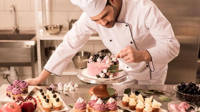 Dolci, pinsa e moda: la tradizione resiste