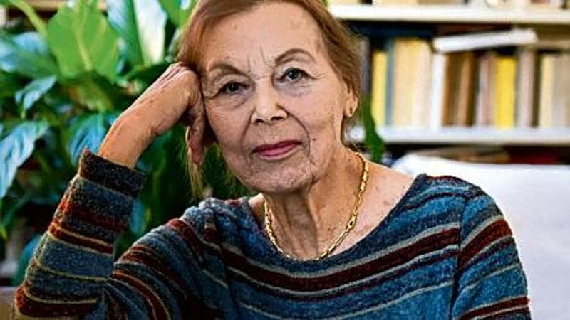 Edith Bruck: “Uno shock le catene a Ilaria nel mio Paese tornato al fascismo. L’Italia si muova per liberarla”