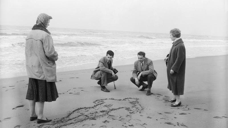 I rilievi sulla spiaggia di Torvajanica dopo il delitto Montesi