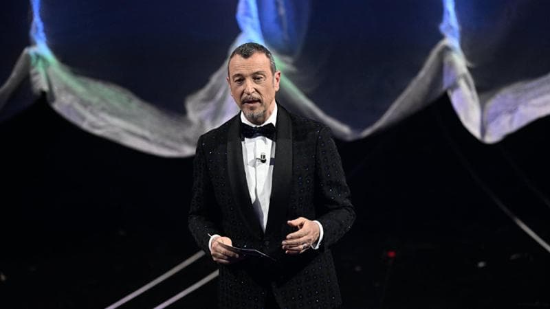 Con la matita sul palco di Sanremo per sottolineare l’importanza delle Elezioni Europee