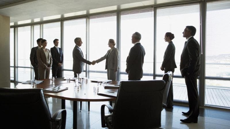 Dalle fusioni alle acquisizioni, l’anno d’oro M&A dell’Italia: 100 miliardi di dollari nel 2022