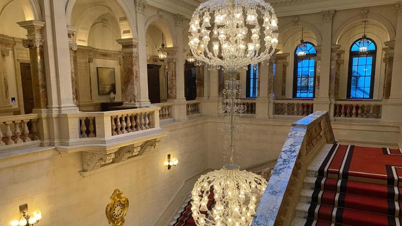 Camera con vista su Londra, la vacanza è un affare per milionari