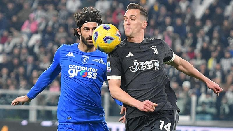 Milik in azione durante la sfida contro l'Empoli