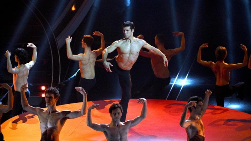 Roberto Bolle a Sanremo con il corpo di ballo del Bejart Ballet di Losanna